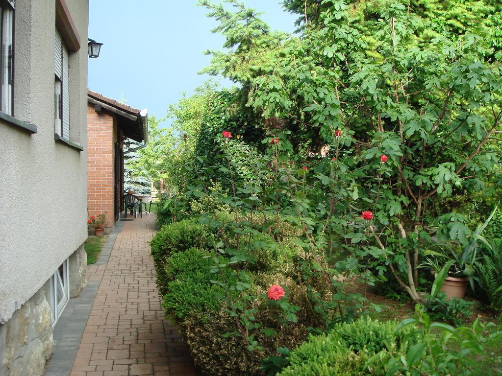 Guest House Kapetanova Kuca Križevci Exterior foto