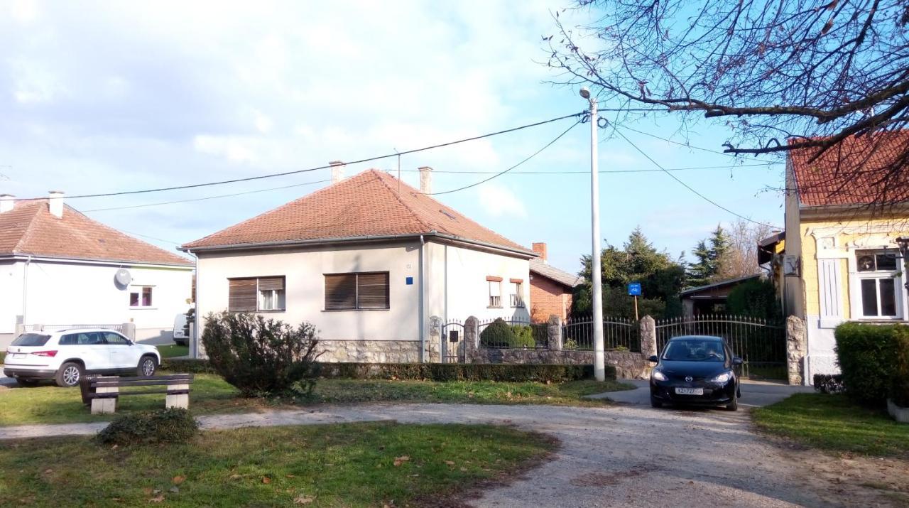 Guest House Kapetanova Kuca Križevci Exterior foto